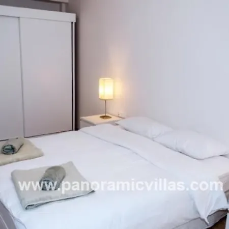 Villa Sleeps 10 Pool Air Con Wifi Ortakent