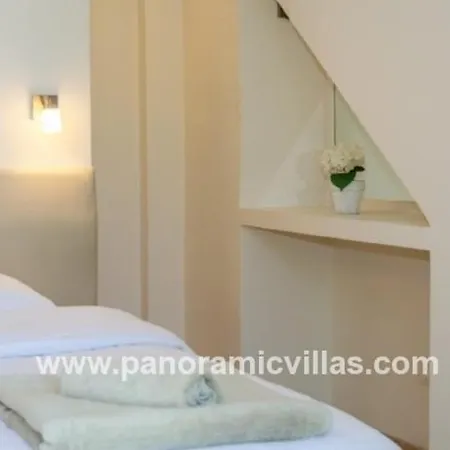 Sleeps 10 Pool Air Con Wifi *